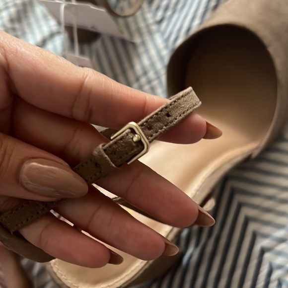 Brand new nude pointed toe heels - Picture 7 of 11